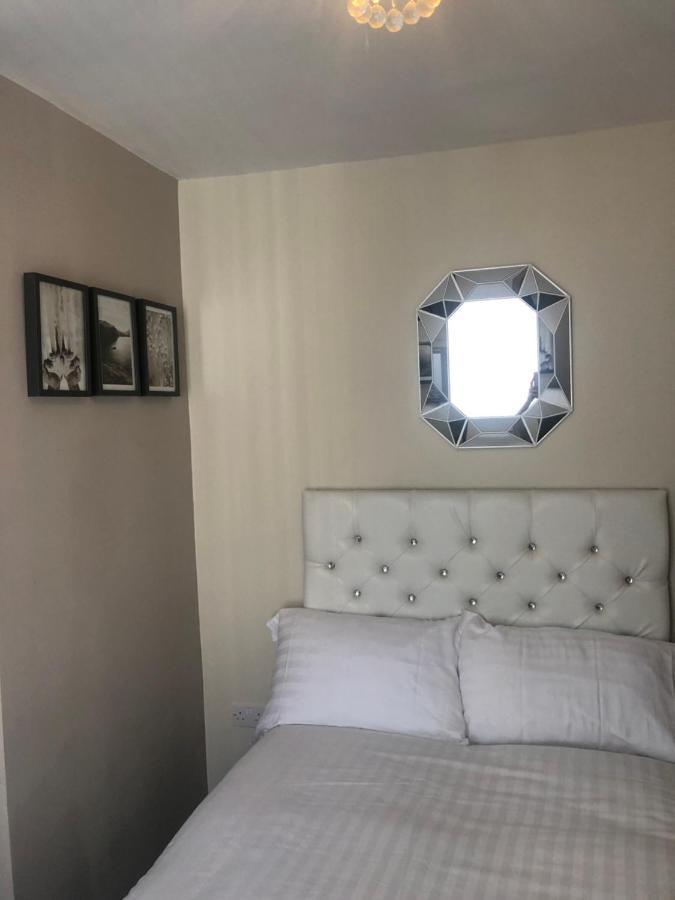 3 Double Bed Brittania Styled Central Home Near Lfc Sleeps 6 With Free Business Super Fast Fibre Broadband Liverpool Bagian luar foto