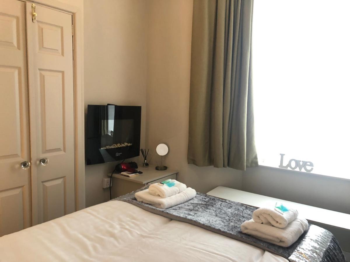 3 Double Bed Brittania Styled Central Home Near Lfc Sleeps 6 With Free Business Super Fast Fibre Broadband Liverpool Bagian luar foto