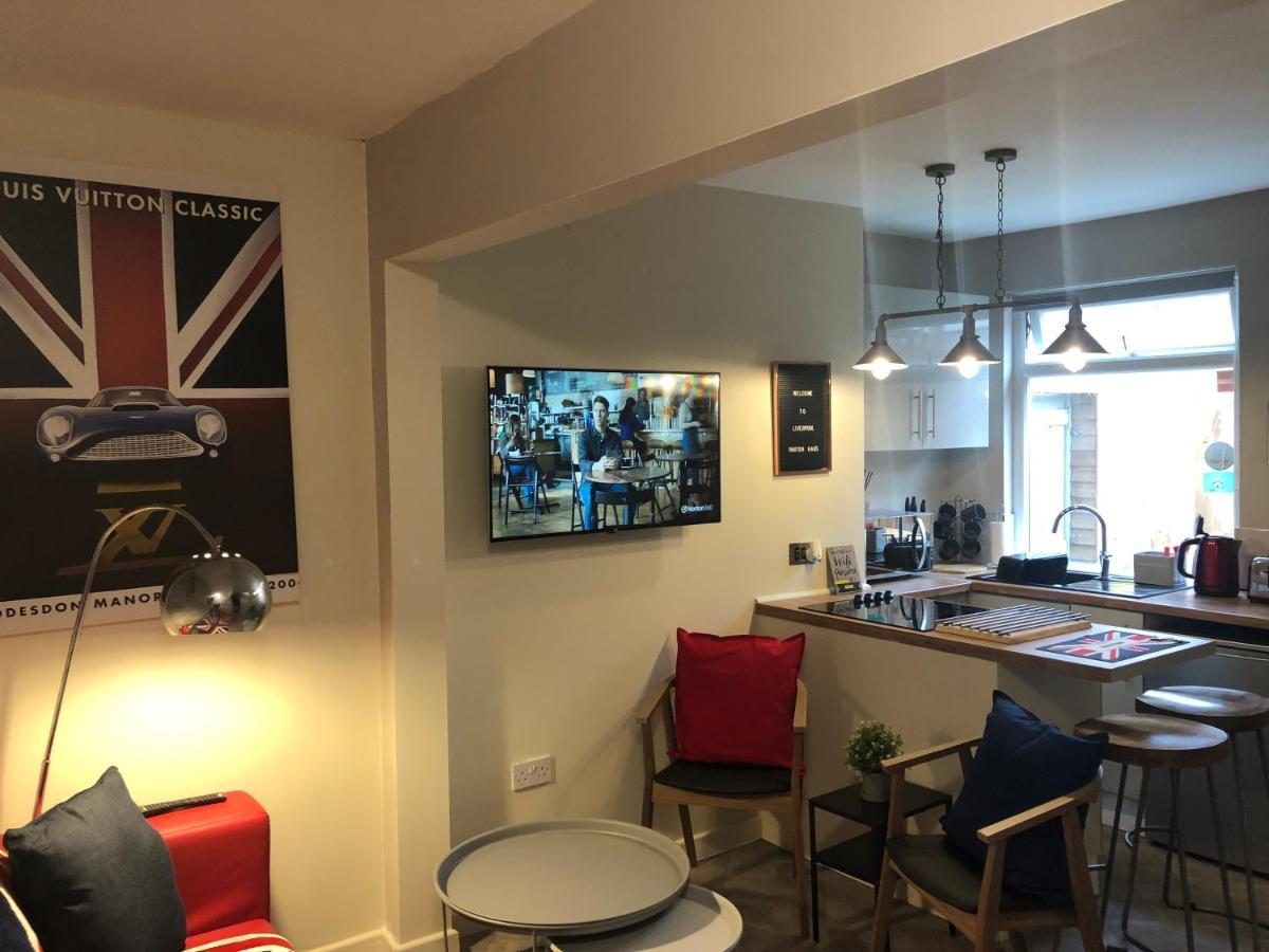 3 Double Bed Brittania Styled Central Home Near Lfc Sleeps 6 With Free Business Super Fast Fibre Broadband Liverpool Bagian luar foto