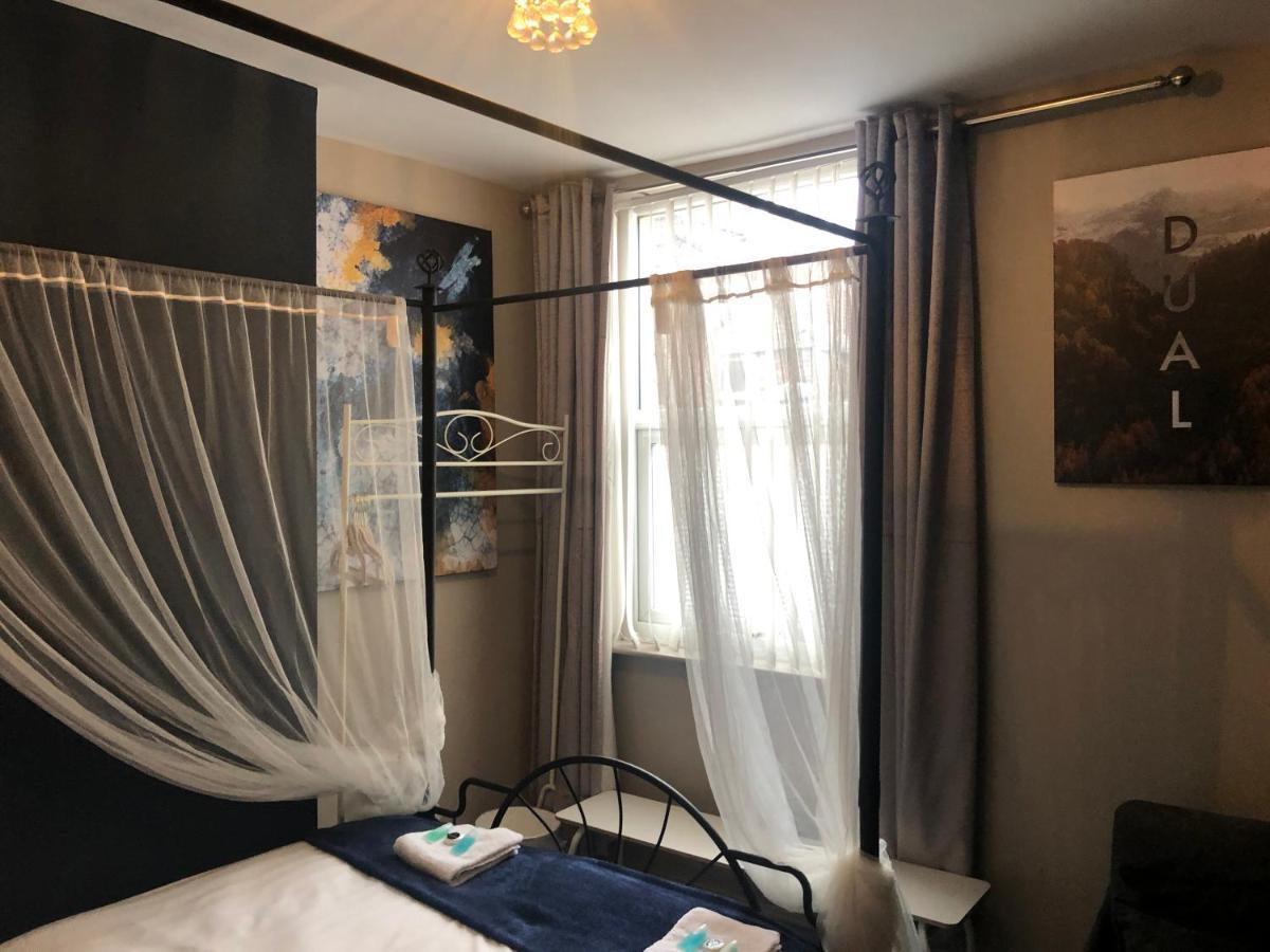3 Double Bed Brittania Styled Central Home Near Lfc Sleeps 6 With Free Business Super Fast Fibre Broadband Liverpool Bagian luar foto