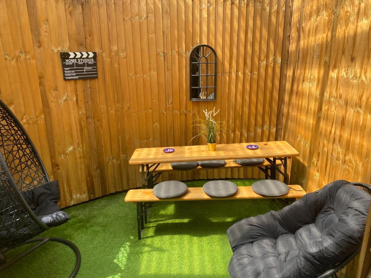 3 Double Bed Brittania Styled Central Home Near Lfc Sleeps 6 With Free Business Super Fast Fibre Broadband Liverpool Bagian luar foto
