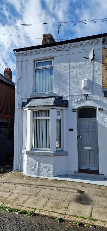 3 Double Bed Brittania Styled Central Home Near Lfc Sleeps 6 With Free Business Super Fast Fibre Broadband Liverpool Bagian luar foto