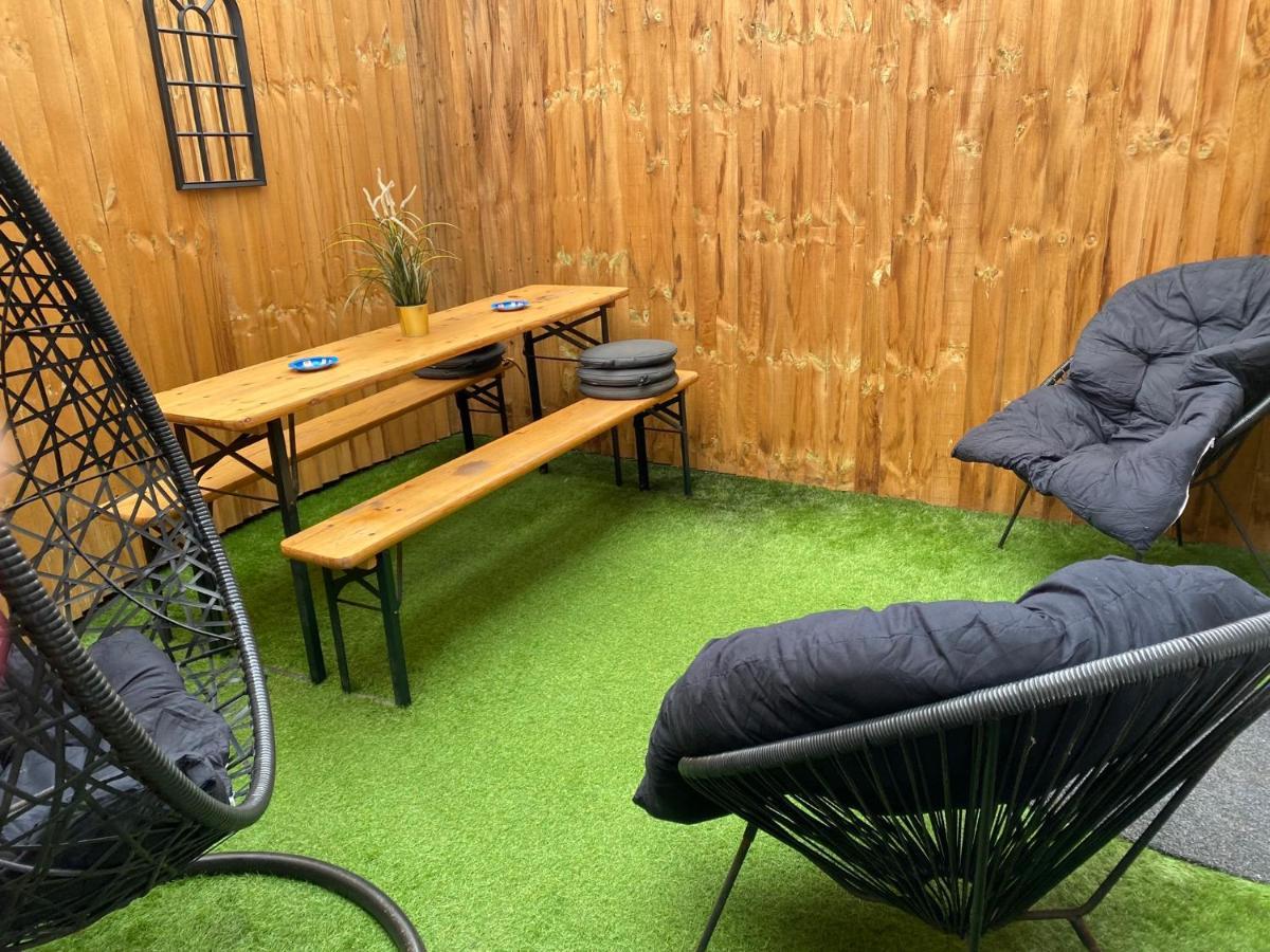 3 Double Bed Brittania Styled Central Home Near Lfc Sleeps 6 With Free Business Super Fast Fibre Broadband Liverpool Bagian luar foto